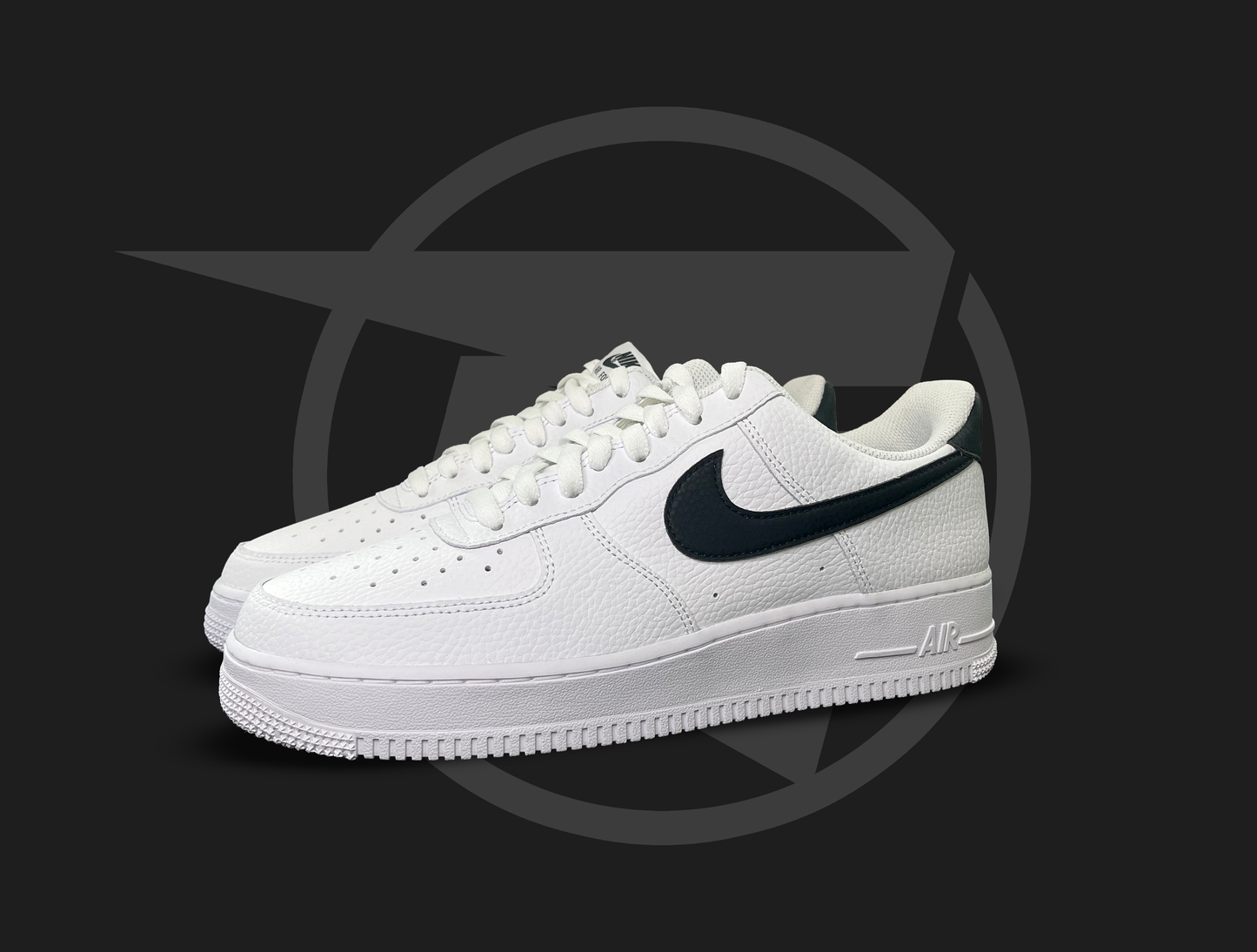 Nike AirForce 1 White Black Pebbled Leather