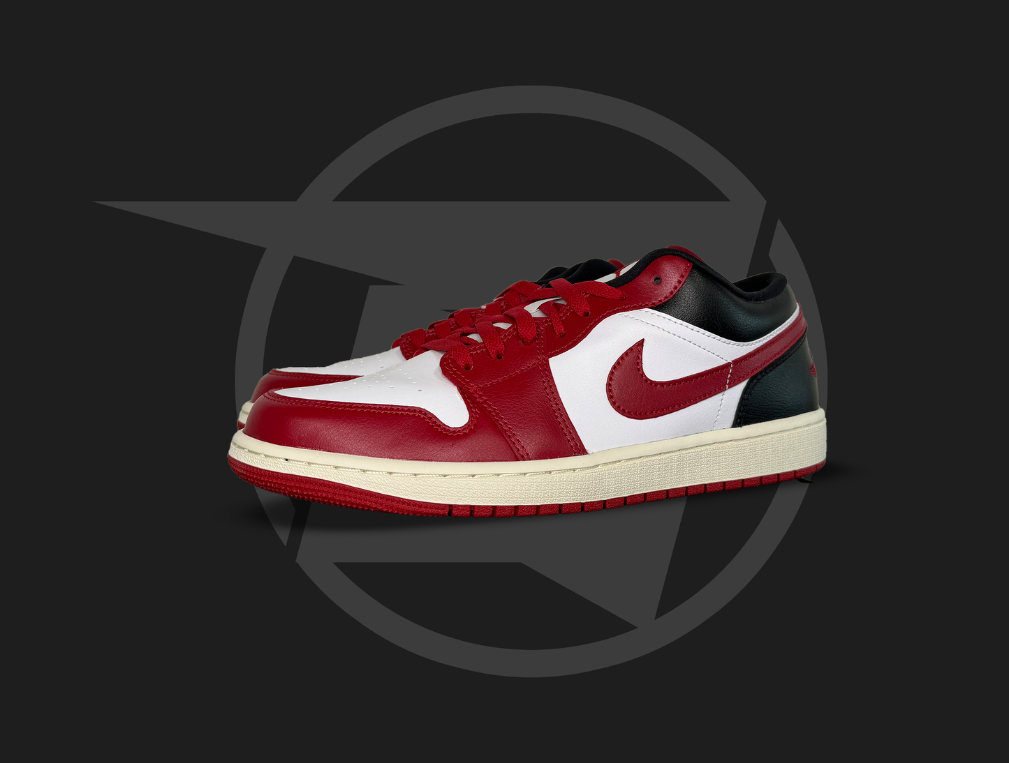 Jordan 1 Low Reverse Black Toe